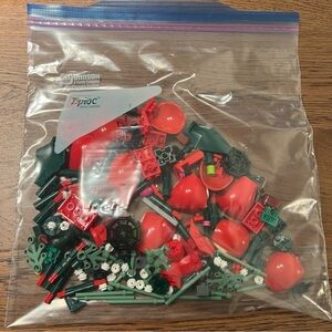 LEGO Botanical Collection - 2024 Chrysanthemum (Full) and 2025 Roses (3 Roses)